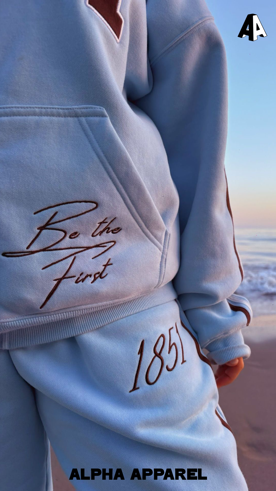 Zip-Up Sweatshirt worn 15
