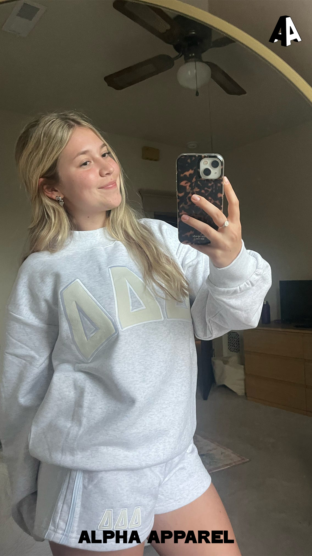 Mockneck Sweatshirt worn 57