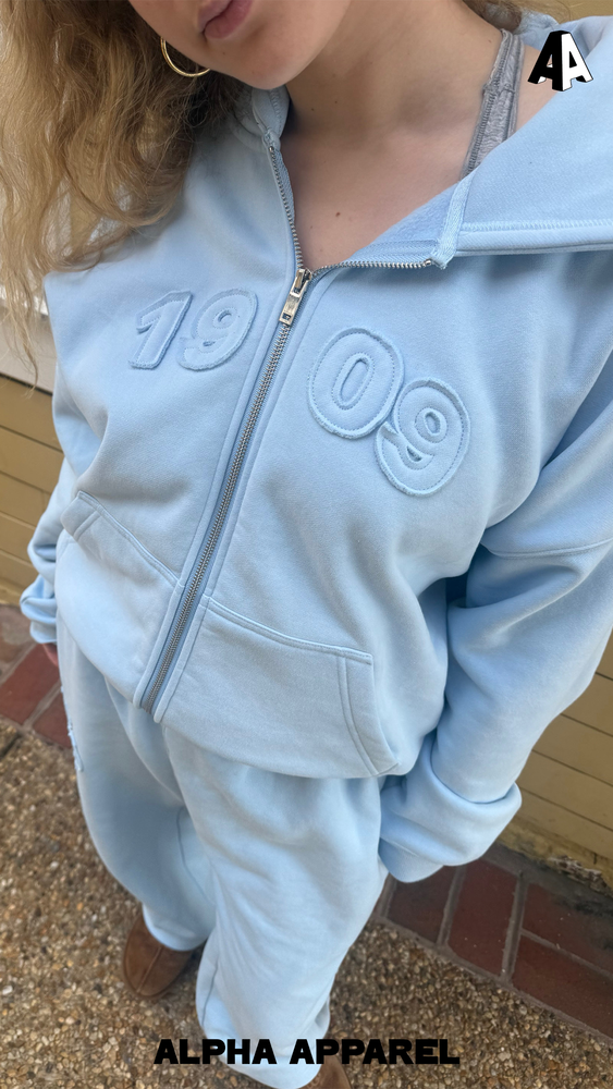 Zip-Up Sweatshirt worn 11