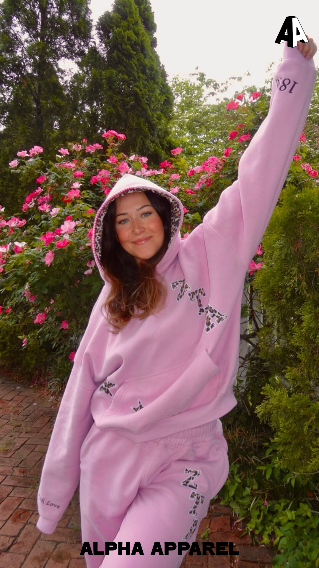 Standard Hooded Sweatshirt worn 186