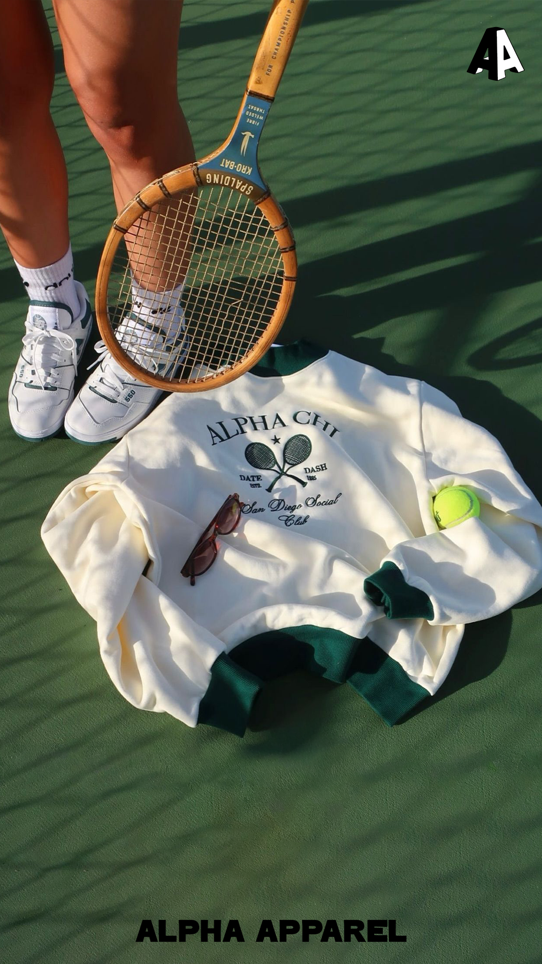 Mockneck Sweatshirt worn 17