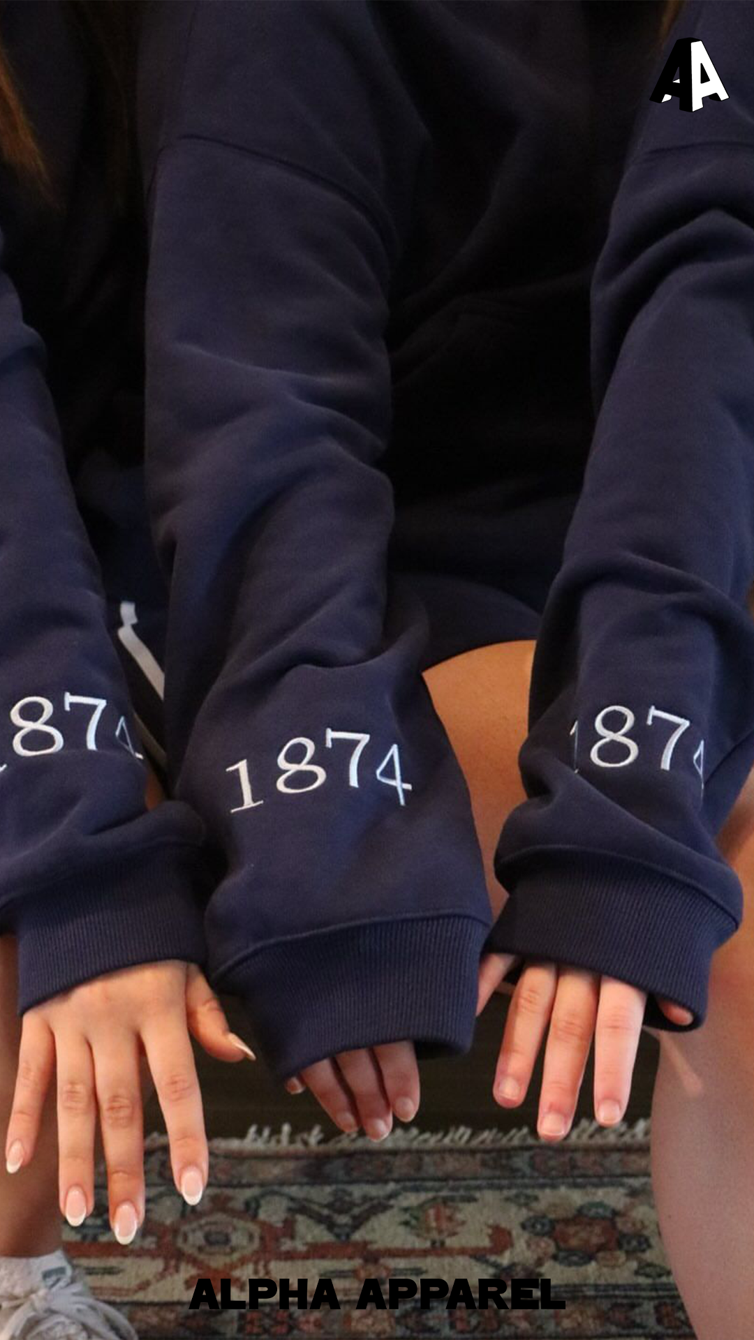 Standard Hooded Sweatshirt worn 90