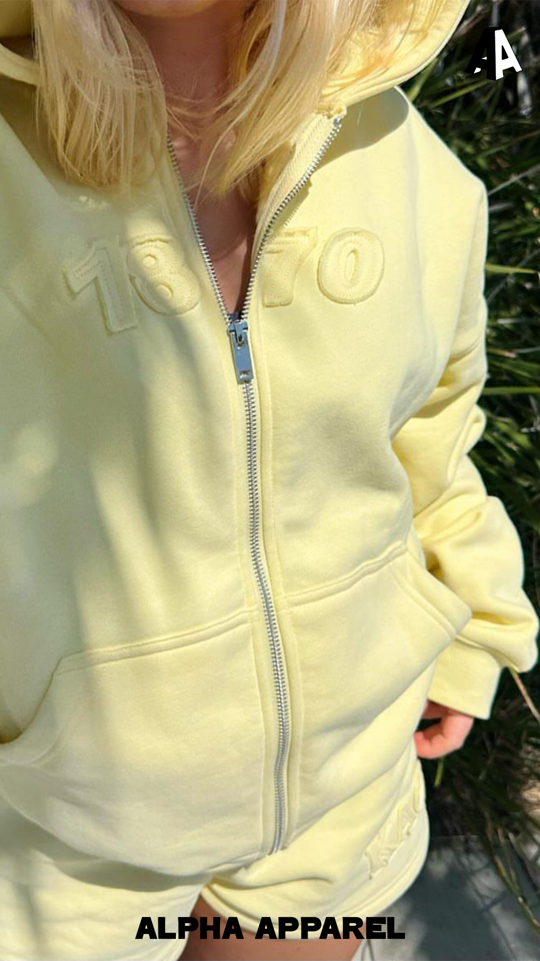 Zip-Up Sweatshirt worn 21