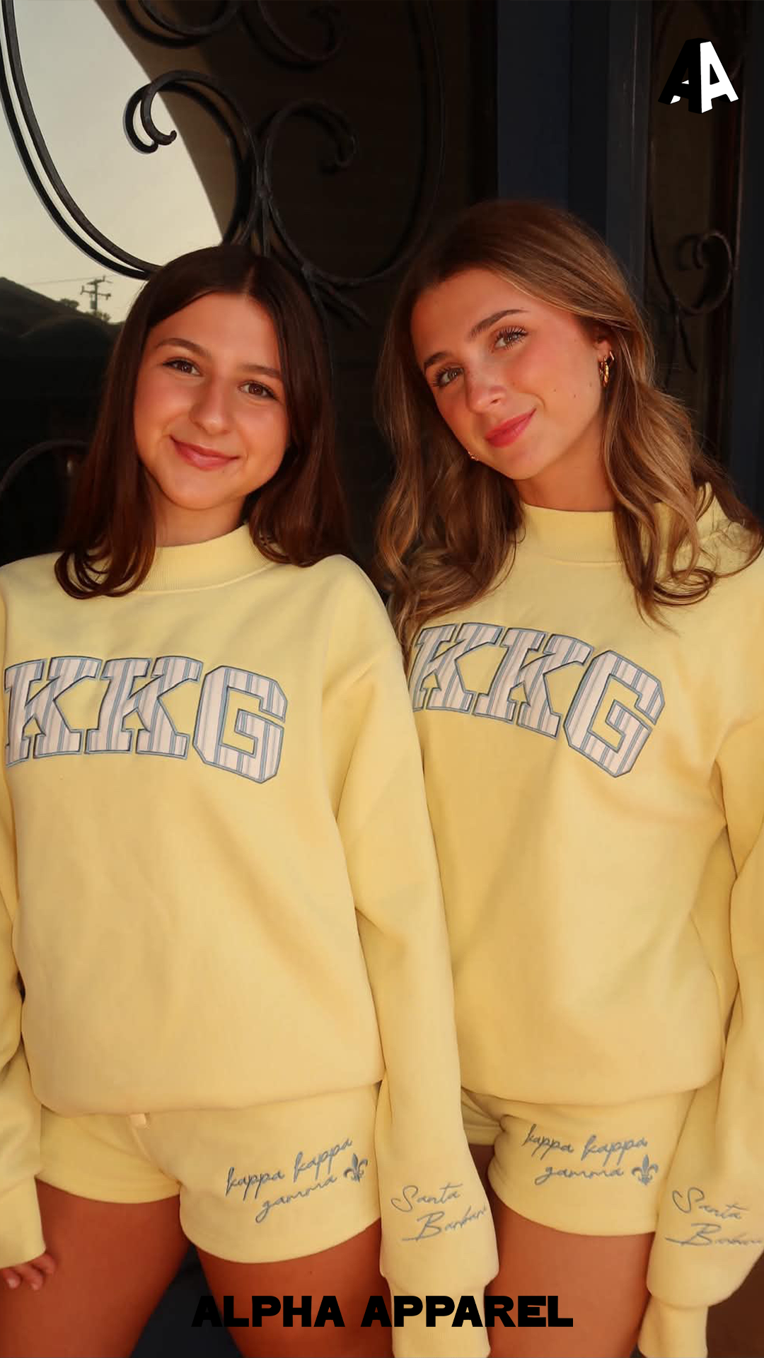 Mockneck Sweatshirt worn 2